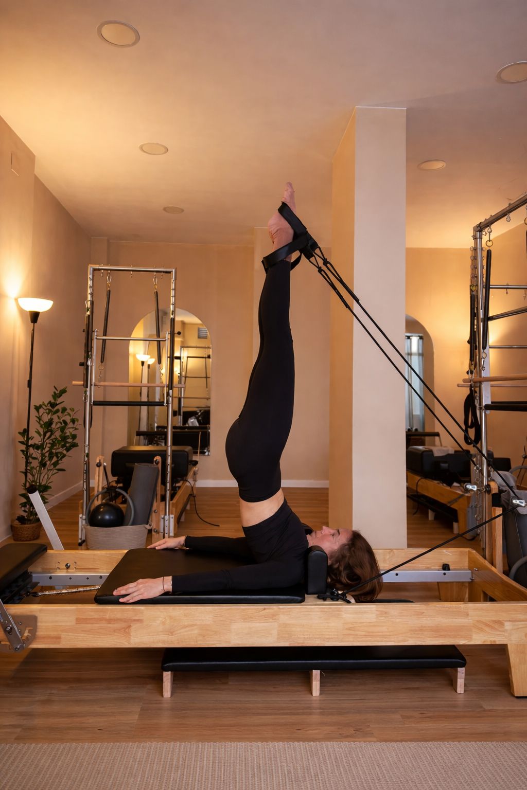 Marypaz Infante Albarrán impartiendo formación de Pilates Reformer